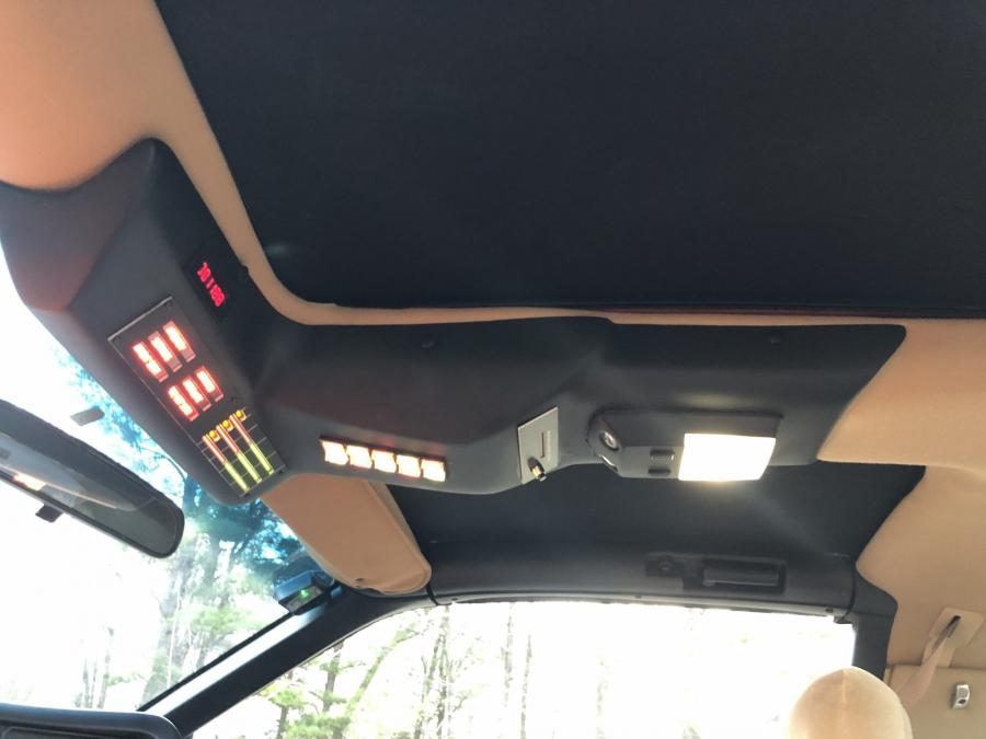 Детали интерьера Pontiac Firebird Trans Am GTA KITT Tribute 1987 года  (фото 65 из 78)